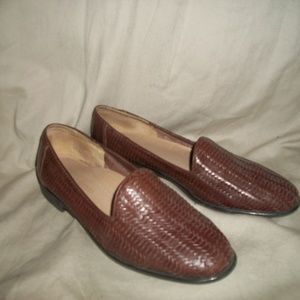 Diana Ferrari woven leather loafers size 9M